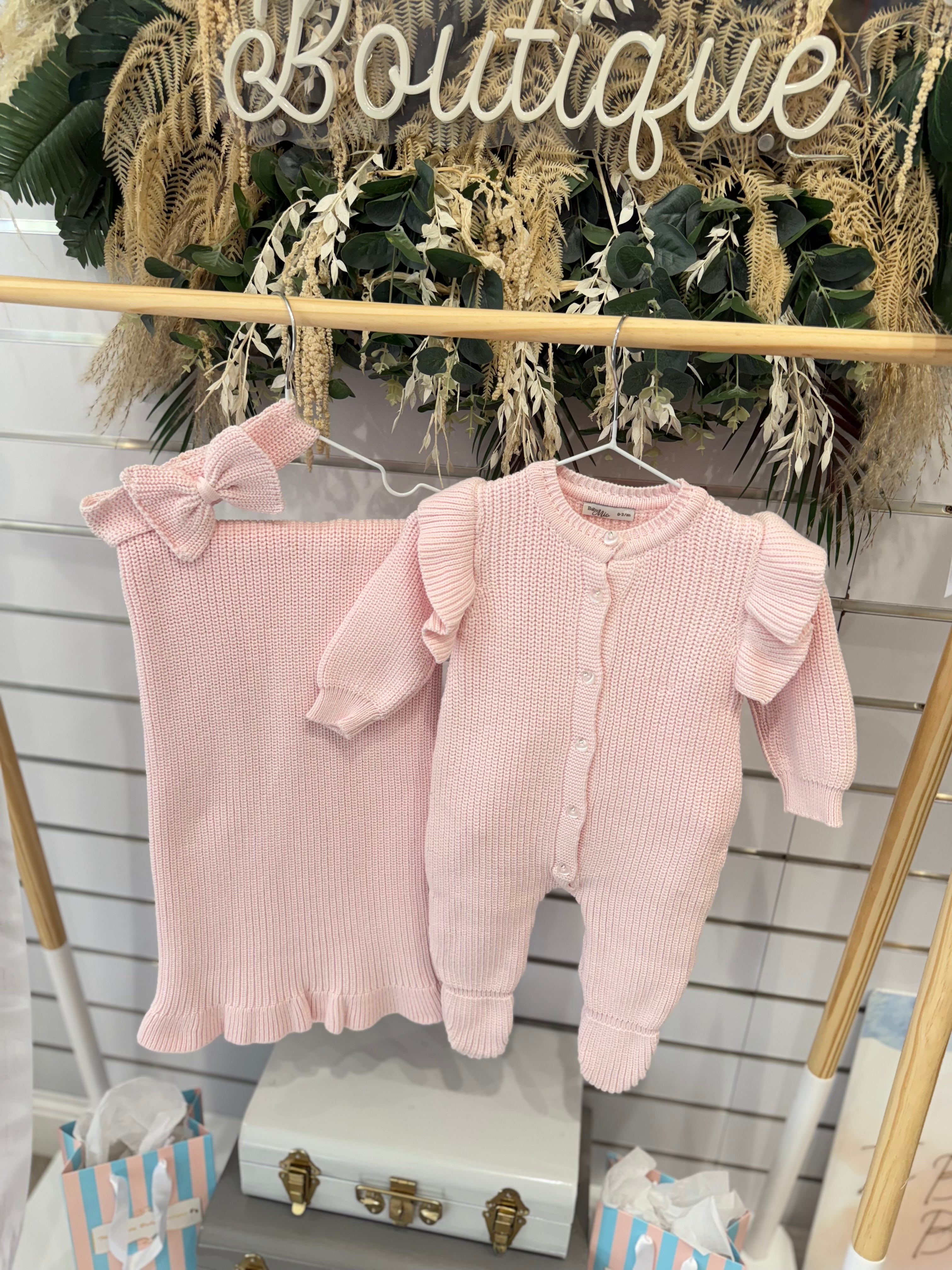 Girls baby pink knit set