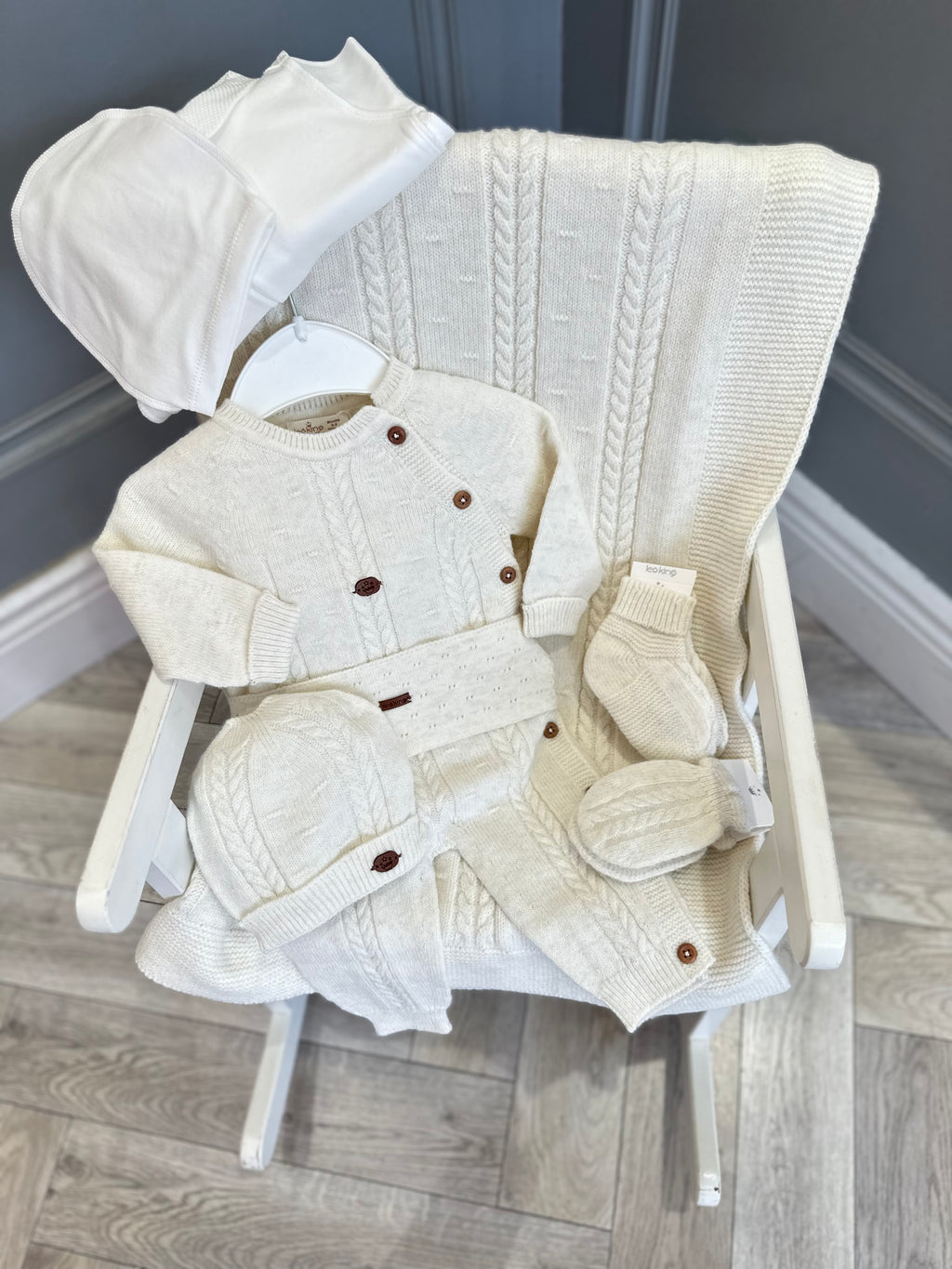 Leo king cream knit set