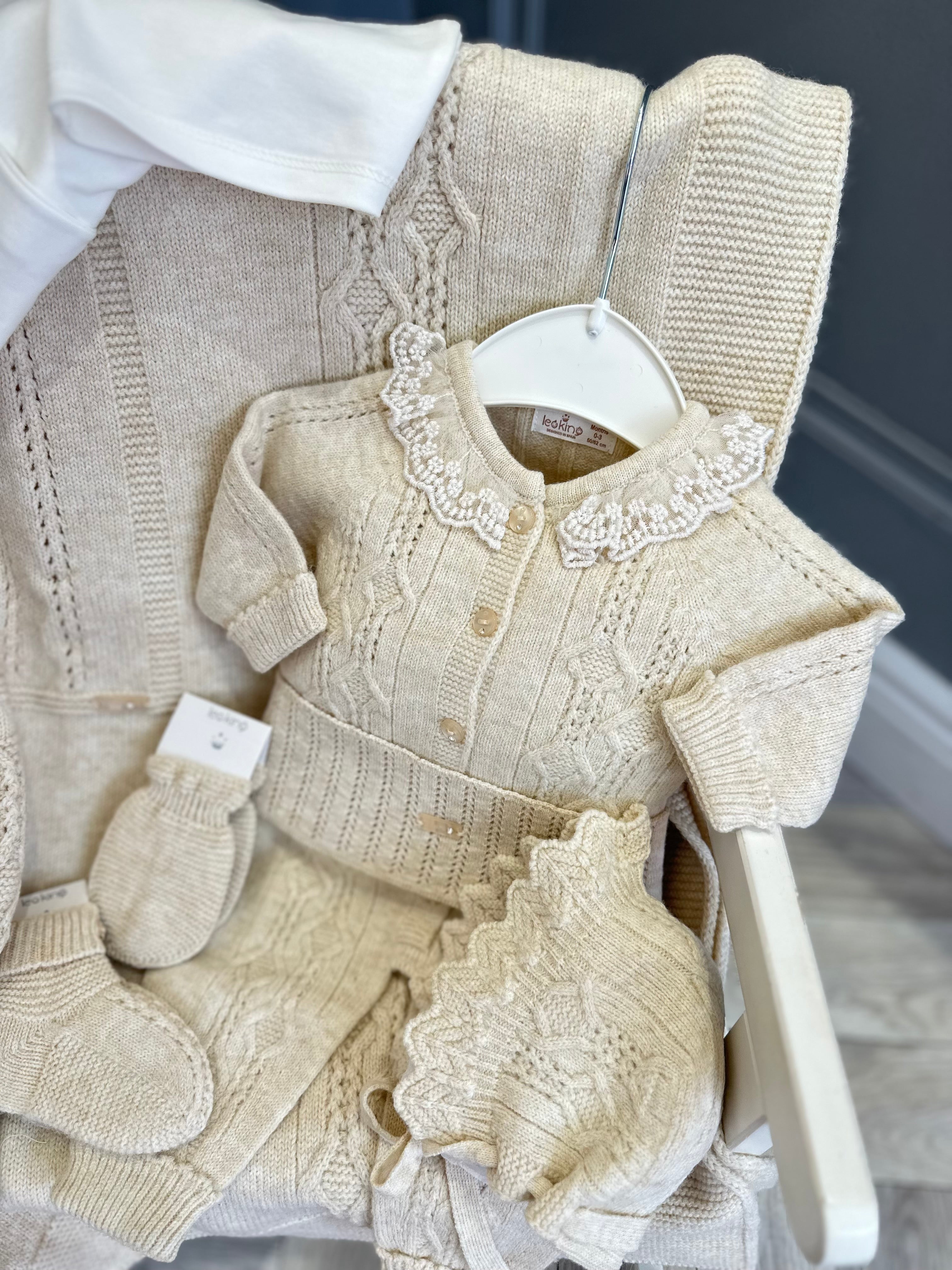 Leo king girls cream knit set