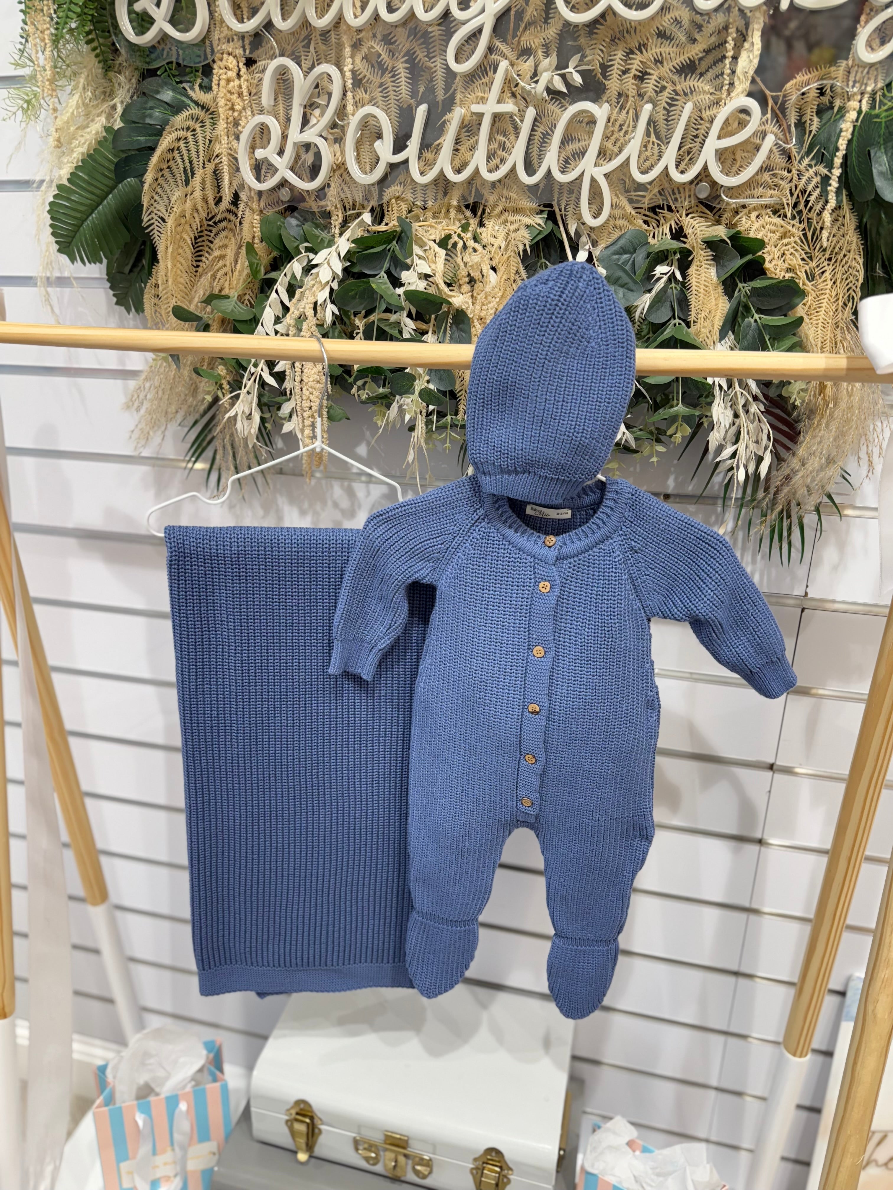 Dark blue knit set