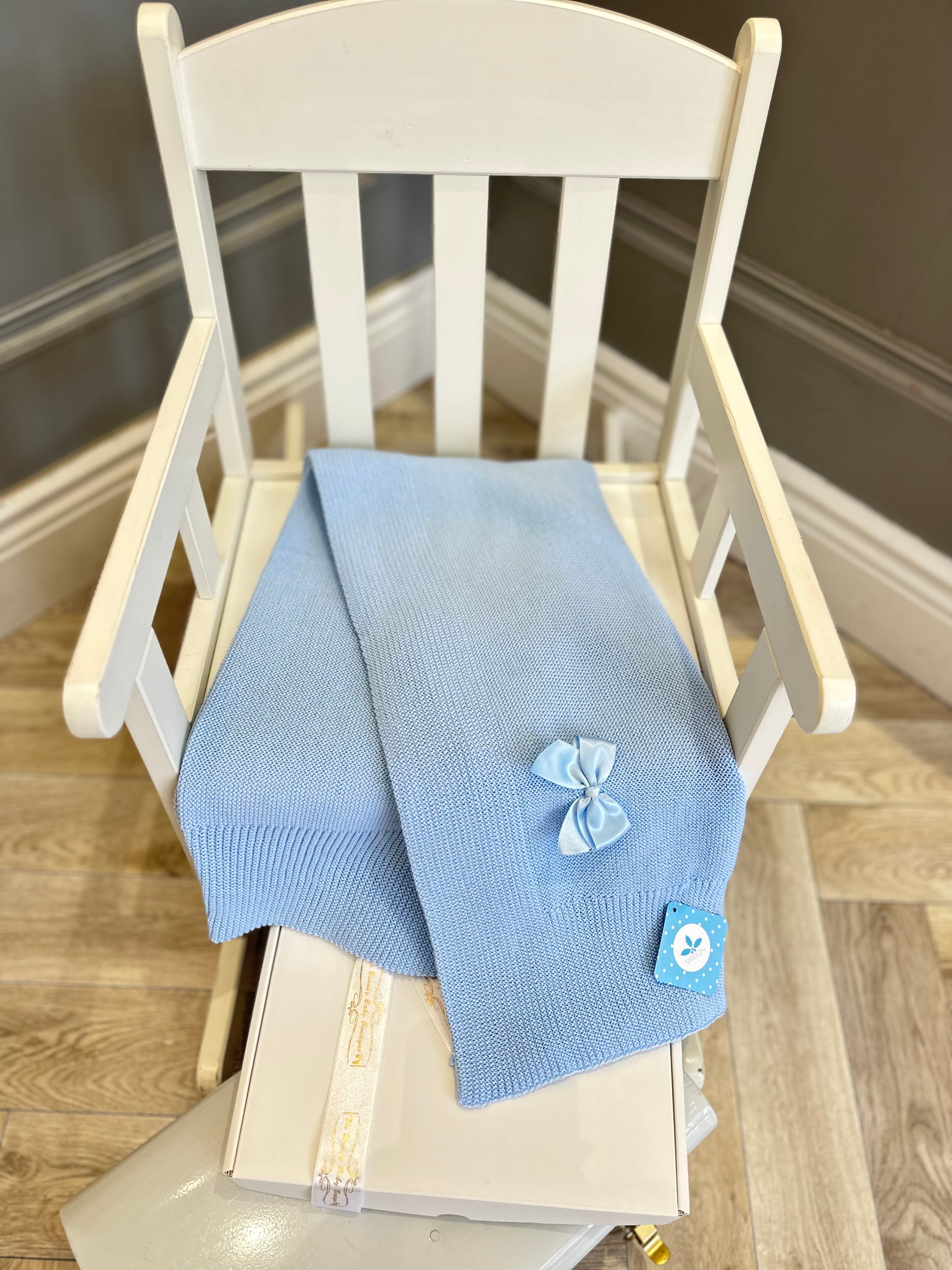 Blue Sardon blanket with bow