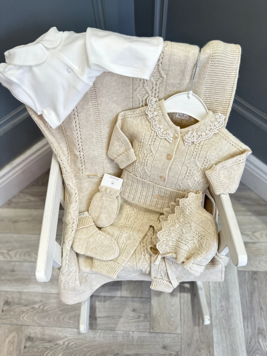 Leo king girls cream knit set