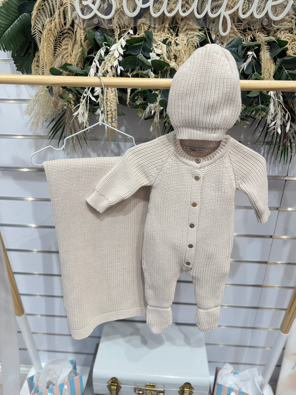 Beige knit set