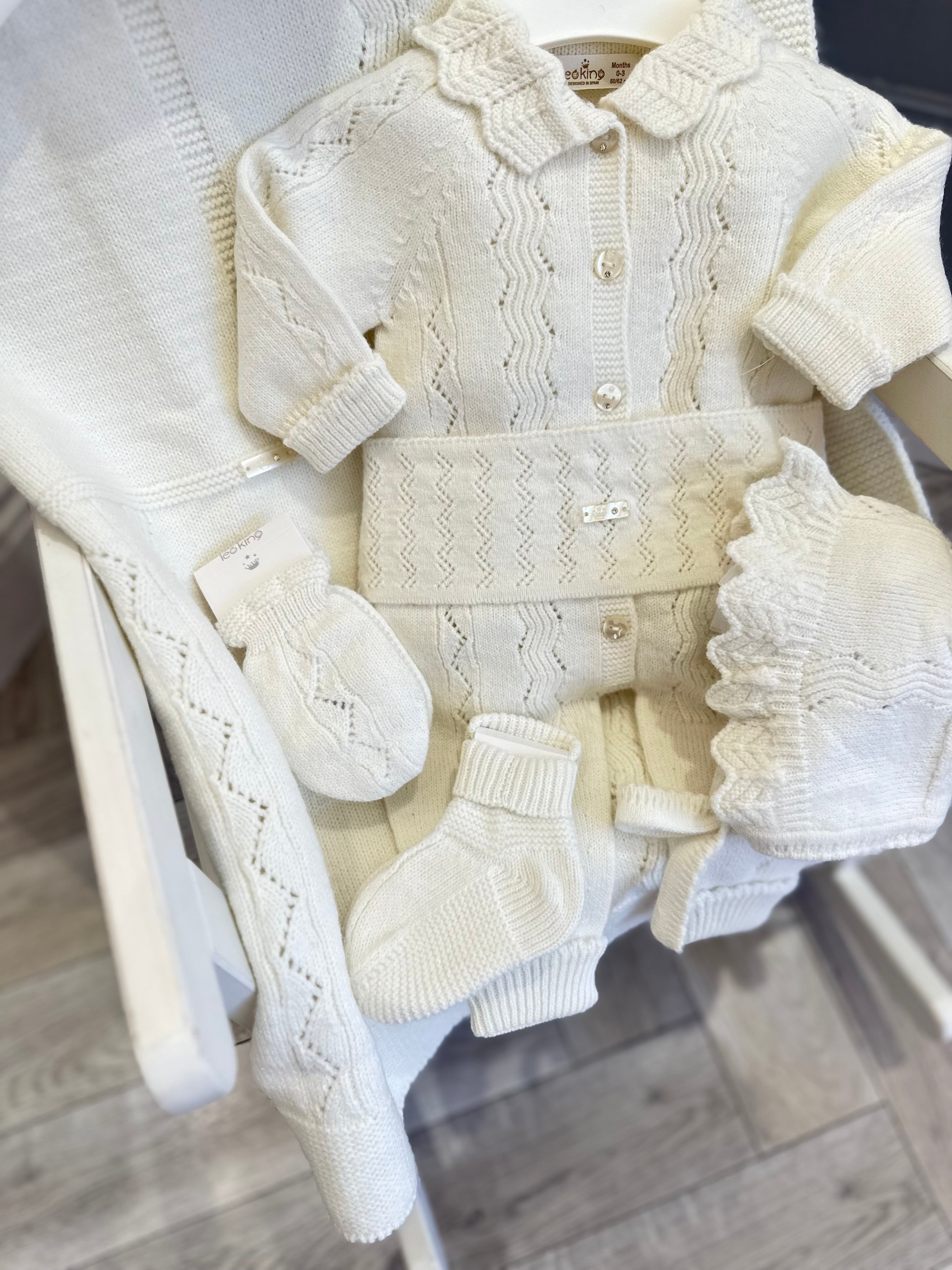 Leo king cream knit set