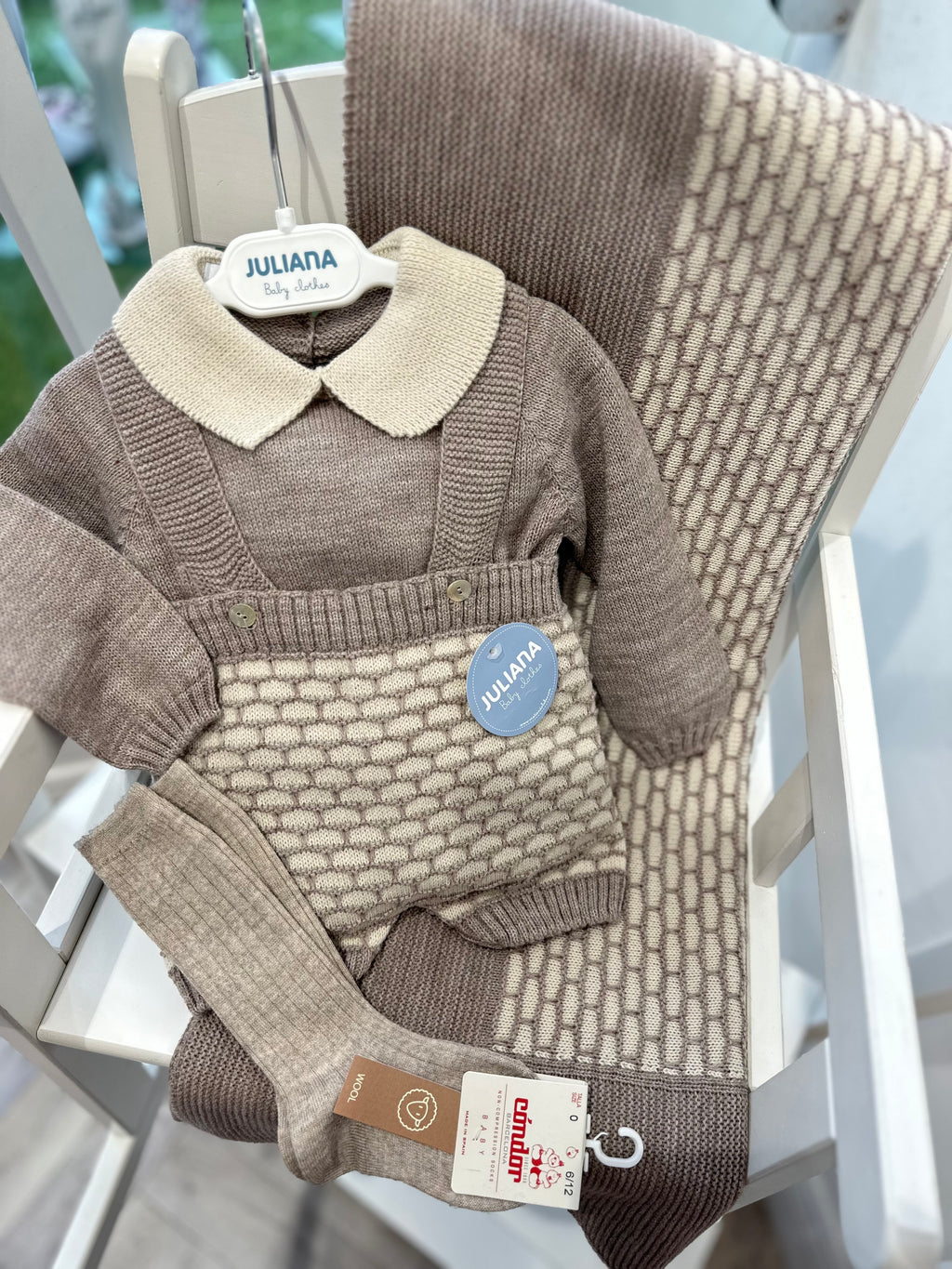 Juliana beige dungarees set