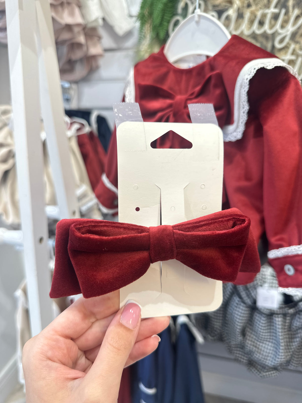Be Chic red bow