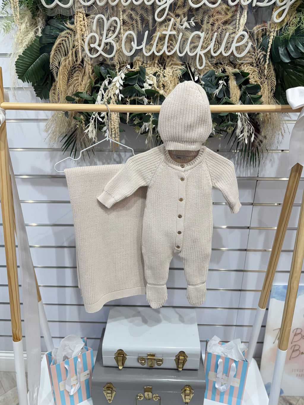 Beige knit set