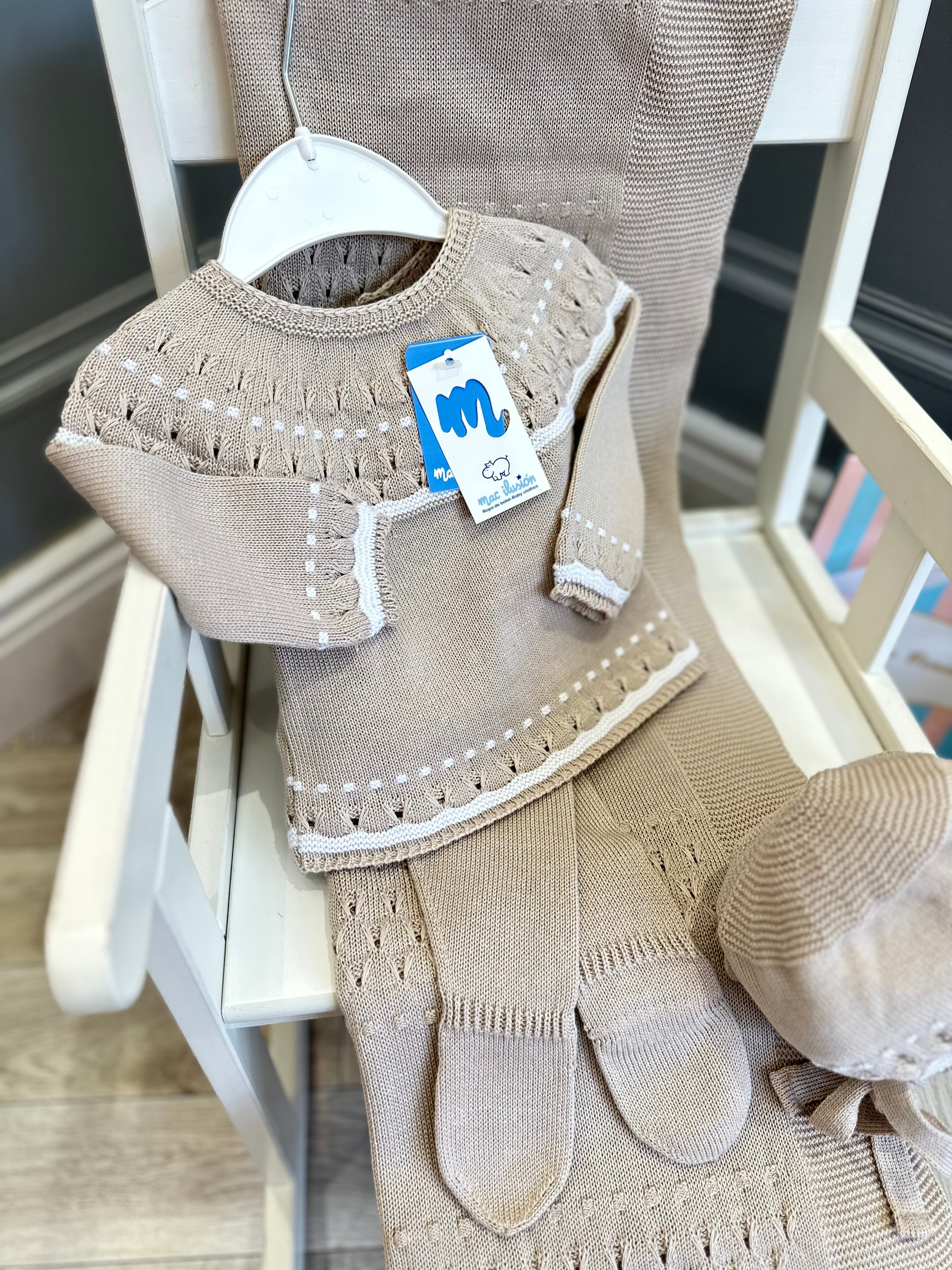Beige Mac ilusion knit set