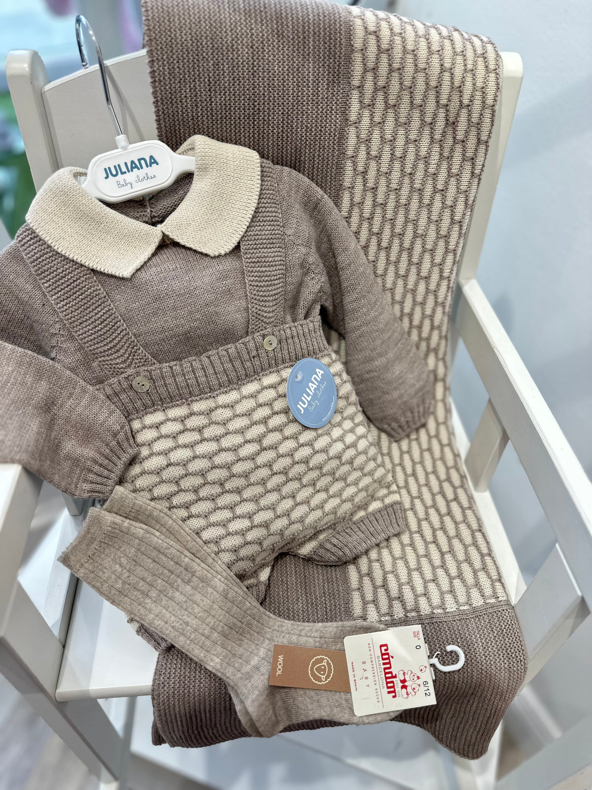 Juliana beige dungarees set