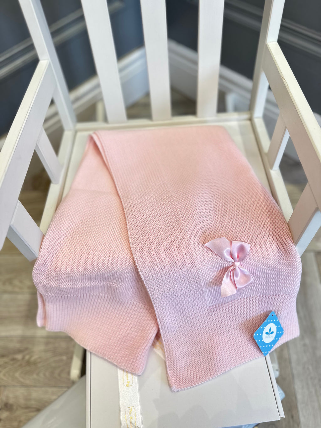 Pink Sardon blanket with bow